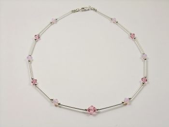 hk143-collier-mit-kristallen-in-rosa.jpg