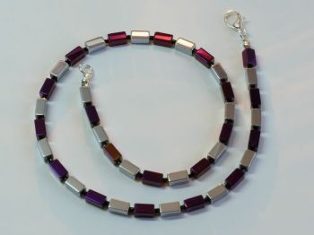  Halskette in silber und violett